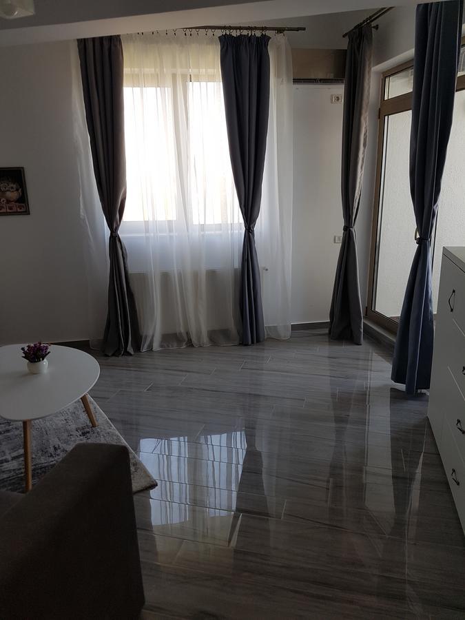 Frontal View By Twin Residence مامايا المظهر الخارجي الصورة