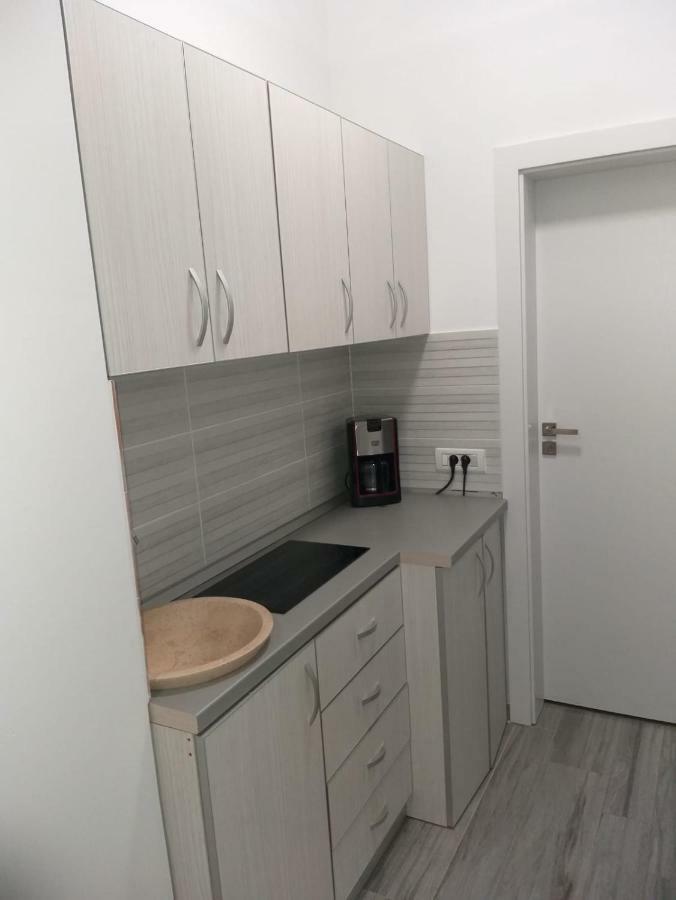 Frontal View By Twin Residence مامايا المظهر الخارجي الصورة